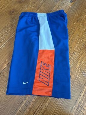 Nike Basketball Shorts EUC Size Youth Lg (14-16)